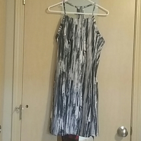 Dress - Picture 3 of 6